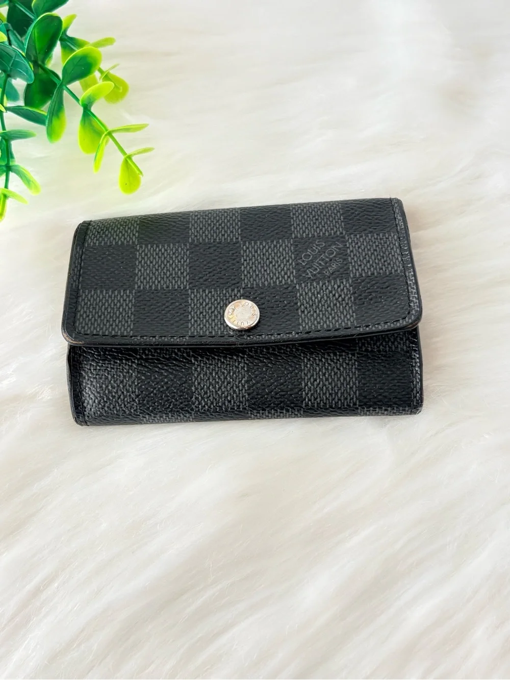 Louis Vuitton Damier Graphite 6 Ring Key Holder with Silver Button